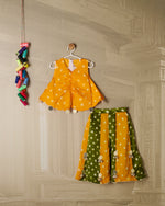 YELLOW AND GREEN  DUAL SHADED BANDHANI KALI SET