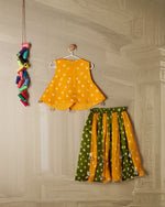 YELLOW AND GREEN  DUAL SHADED BANDHANI KALI SET